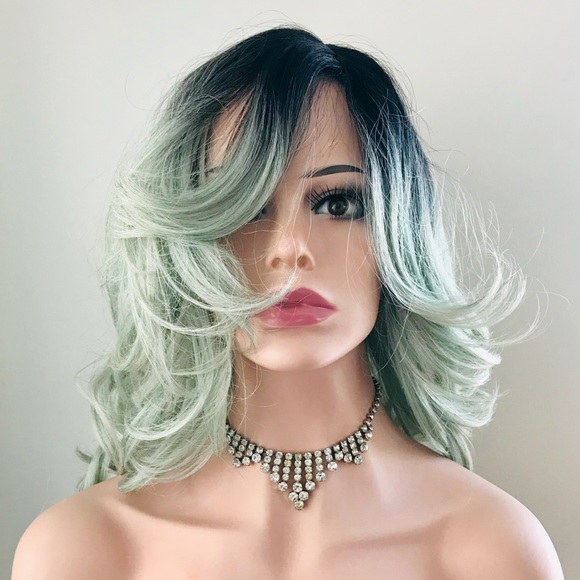 “Put On & Go” Ombre Pale Green 22” Premium Fiber Wig - Curling/Flat Iron Safe - Picture 4 of 8